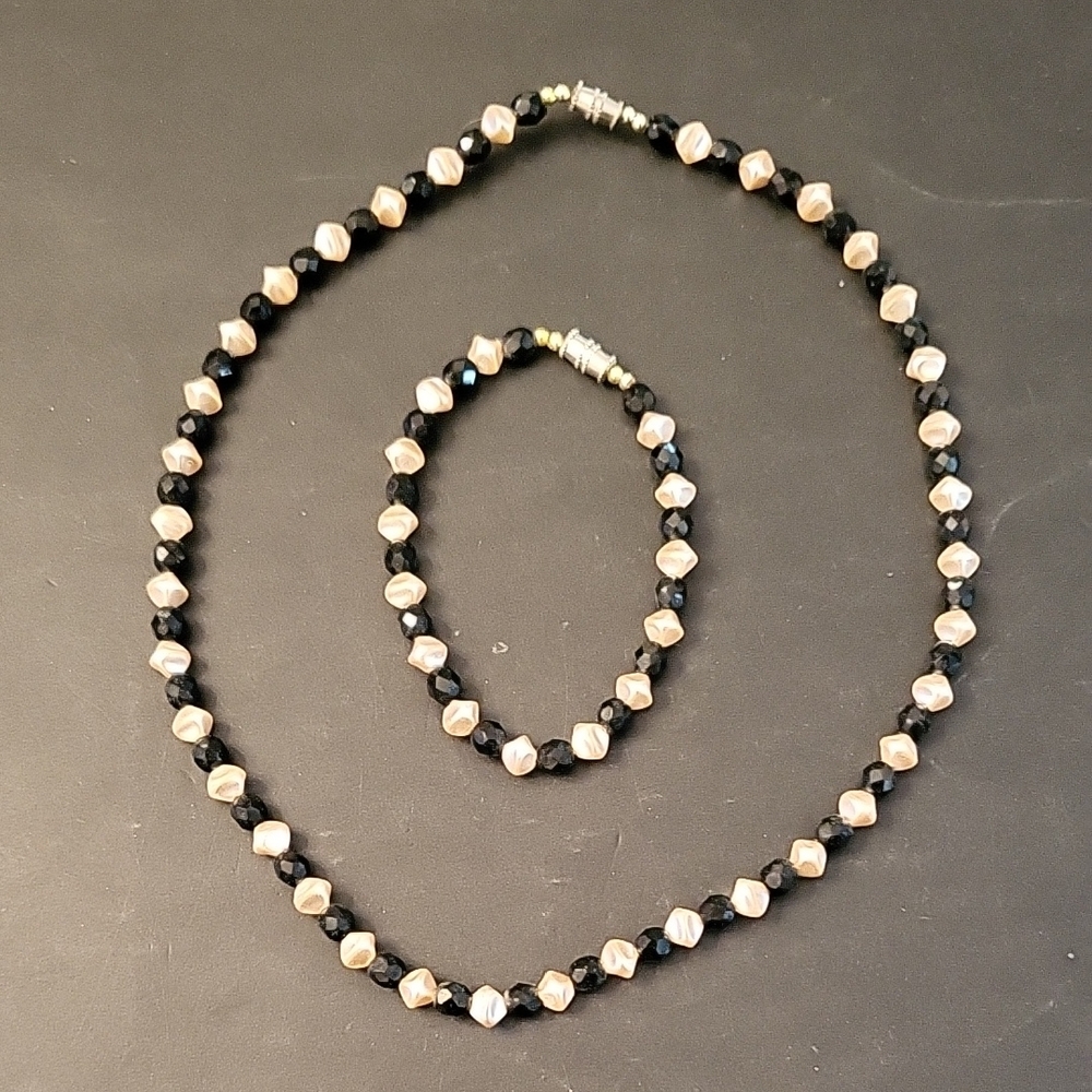Classic Black and Cream Beaded Necklace & Bracelet Set, Joinable!